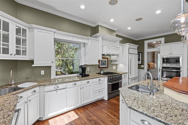 1492 Skunk Lane, Cutchogue, NY 11935