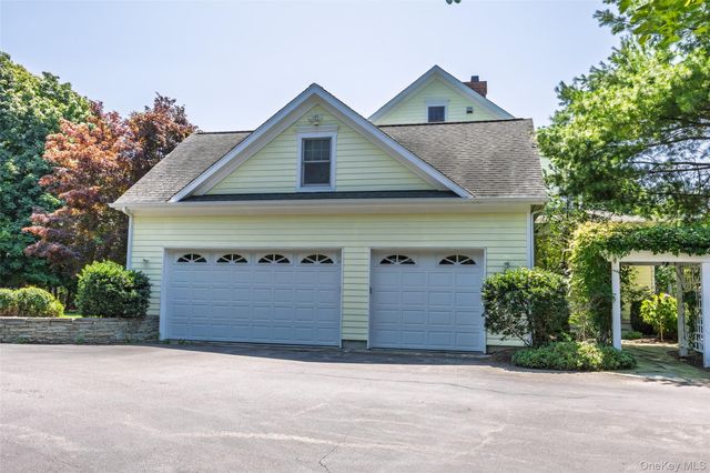 1492 Skunk Lane, Cutchogue, NY 11935