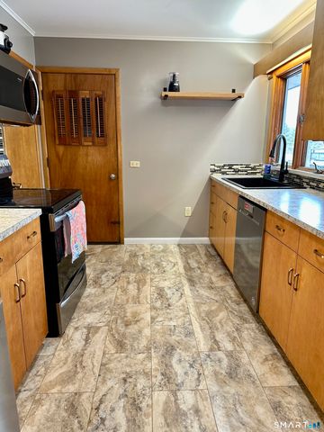 310 Roseland Park Road, Woodstock, CT 06281