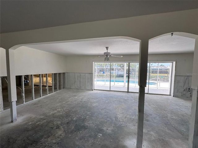 618 GLADSTONE LANE, Holmes Beach, FL 34217