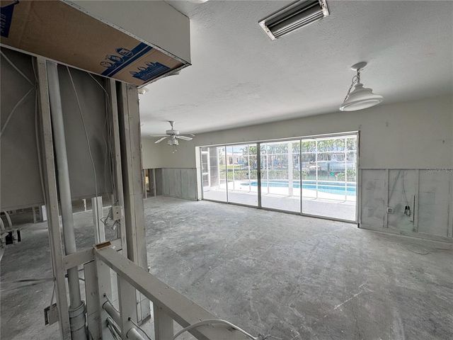 618 GLADSTONE LANE, Holmes Beach, FL 34217