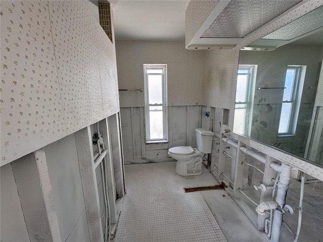618 GLADSTONE LANE, Holmes Beach, FL 34217