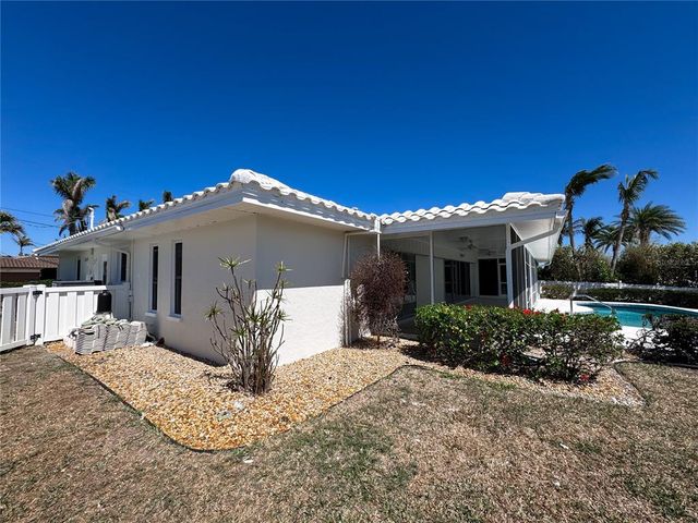 618 GLADSTONE LANE, Holmes Beach, FL 34217