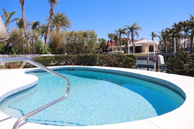 618 GLADSTONE LANE, Holmes Beach, FL 34217
