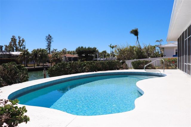 618 GLADSTONE LANE, Holmes Beach, FL 34217