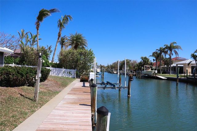 618 GLADSTONE LANE, Holmes Beach, FL 34217