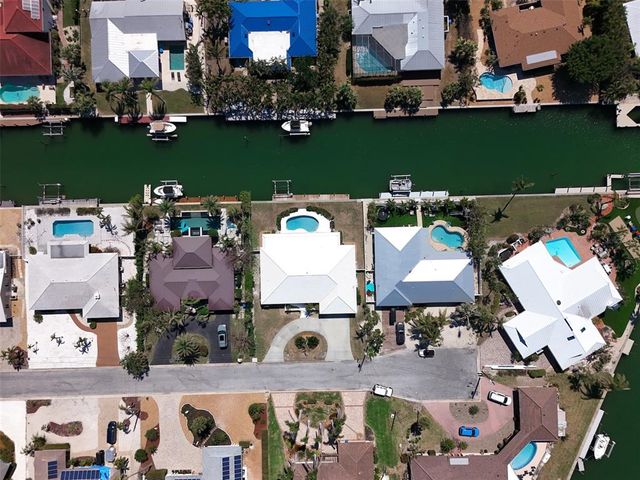 618 GLADSTONE LANE, Holmes Beach, FL 34217