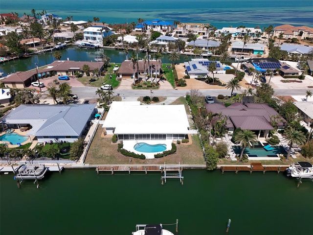 618 GLADSTONE LANE, Holmes Beach, FL 34217