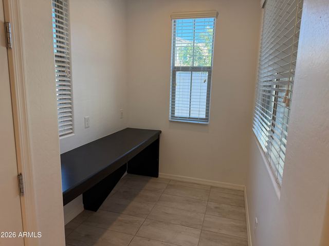 2275 S Agnes Lane, Gilbert, AZ 85295