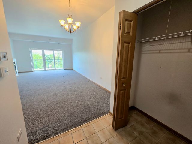 100 W Roosevelt Avenue 510, Bensenville, IL 60106