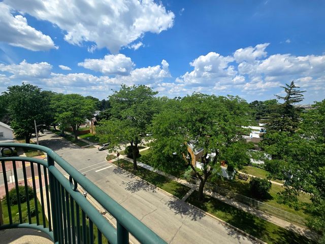 100 W Roosevelt Avenue 510, Bensenville, IL 60106