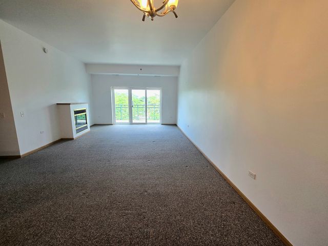 100 W Roosevelt Avenue 510, Bensenville, IL 60106