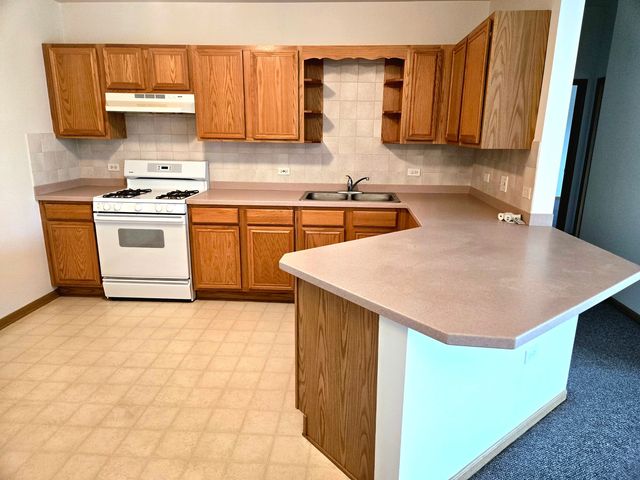 100 W Roosevelt Avenue 510, Bensenville, IL 60106