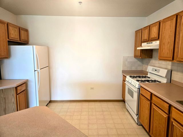 100 W Roosevelt Avenue 510, Bensenville, IL 60106