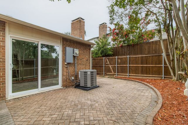 2222 Salem Drive, Carrollton, TX 75006