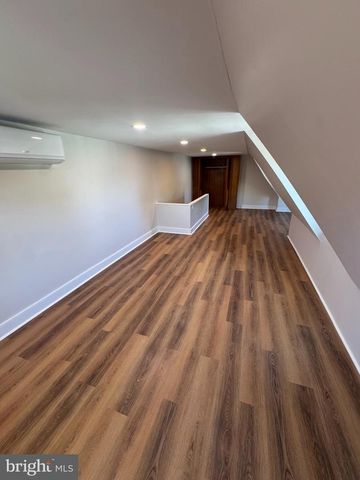 683 KNOWLES AVE, Southampton, PA 18966