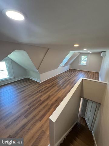 683 KNOWLES AVE, Southampton, PA 18966