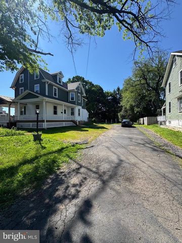 683 KNOWLES AVE, Southampton, PA 18966