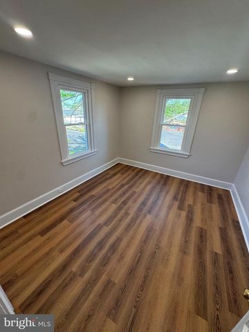 683 KNOWLES AVE, Southampton, PA 18966
