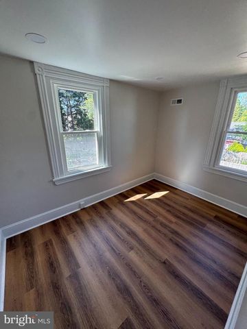 683 KNOWLES AVE, Southampton, PA 18966