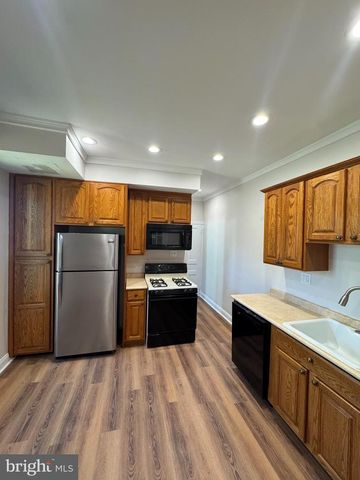 683 KNOWLES AVE, Southampton, PA 18966