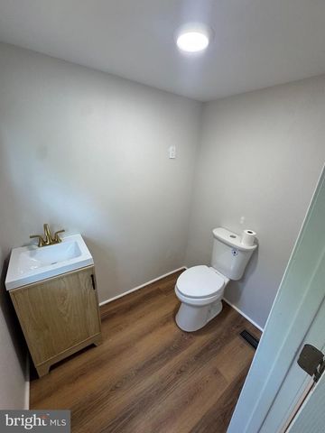 683 KNOWLES AVE, Southampton, PA 18966