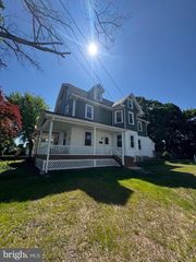 683 KNOWLES AVE, Southampton, PA 18966