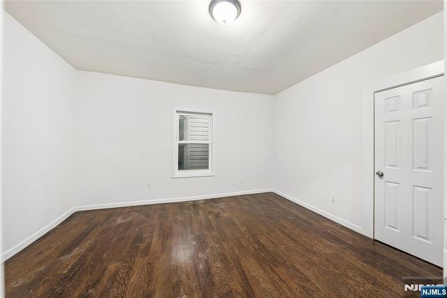 152 10th Street, Newark, NJ 07107