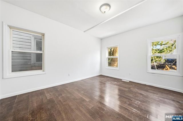 152 10th Street, Newark, NJ 07107