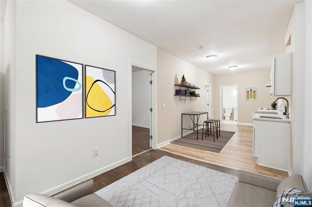 152 10th Street, Newark, NJ 07107