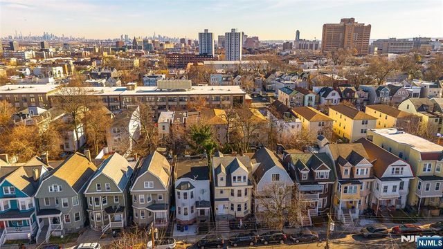 152 10th Street, Newark, NJ 07107