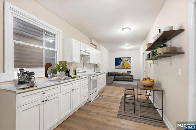 152 10th Street, Newark, NJ 07107