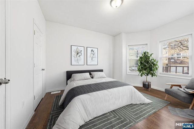 152 10th Street, Newark, NJ 07107