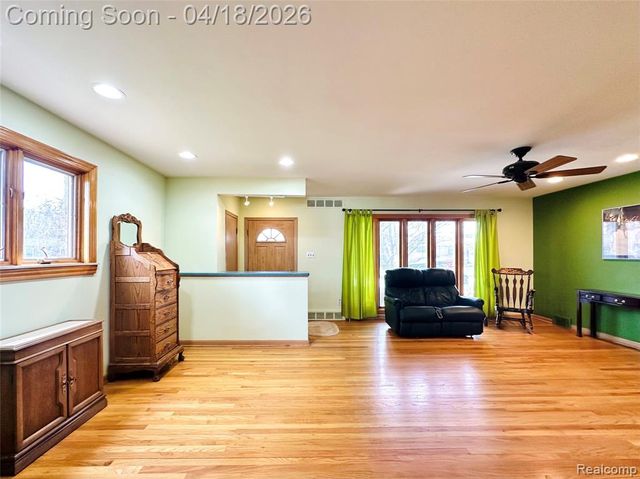 23213 Greencrest Street, Saint Clair Shores, MI 48080