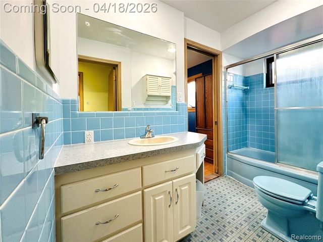 23213 Greencrest Street, Saint Clair Shores, MI 48080