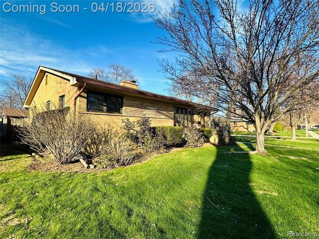 23213 Greencrest Street, Saint Clair Shores, MI 48080