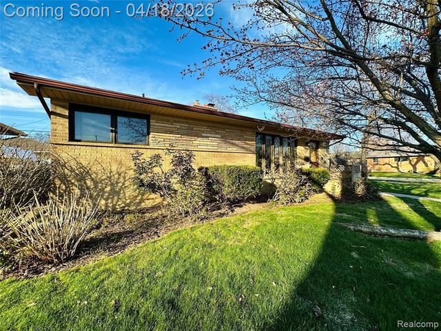 23213 Greencrest Street, Saint Clair Shores, MI 48080