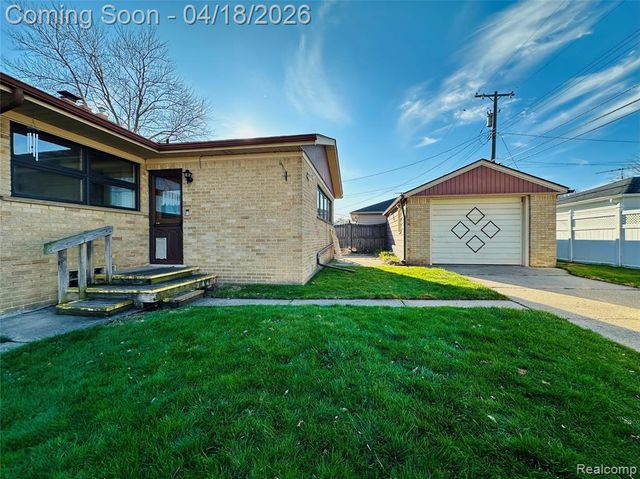 23213 Greencrest Street, Saint Clair Shores, MI 48080