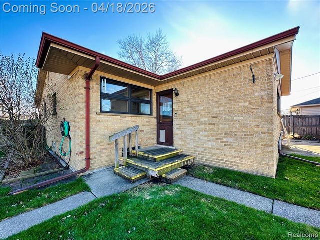 23213 Greencrest Street, Saint Clair Shores, MI 48080