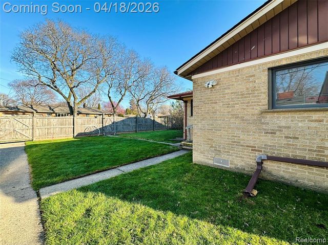 23213 Greencrest Street, Saint Clair Shores, MI 48080