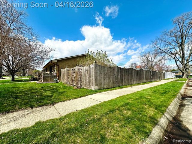 23213 Greencrest Street, Saint Clair Shores, MI 48080