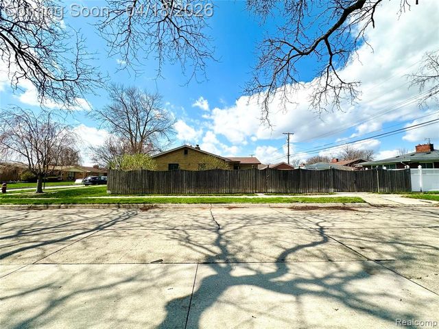 23213 Greencrest Street, Saint Clair Shores, MI 48080