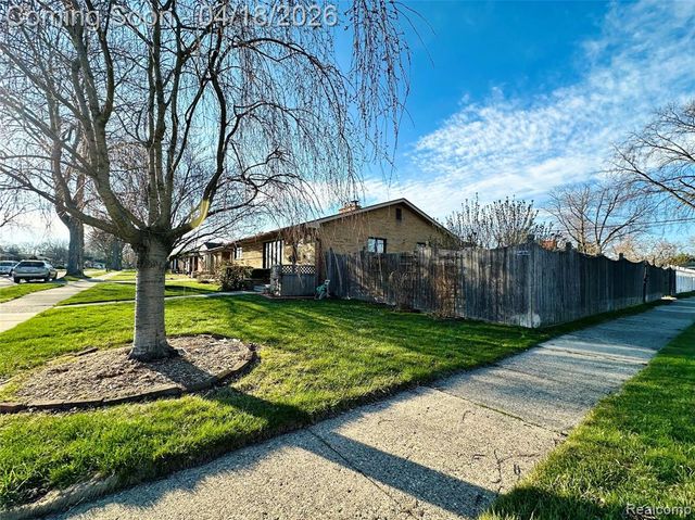 23213 Greencrest Street, Saint Clair Shores, MI 48080