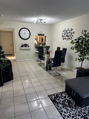 11301 SW 200th St 305-A, Miami, FL 33157