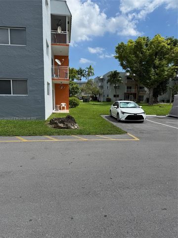 11301 SW 200th St 305-A, Miami, FL 33157