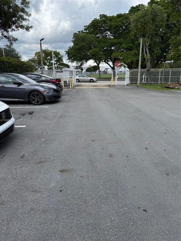 11301 SW 200th St 305-A, Miami, FL 33157