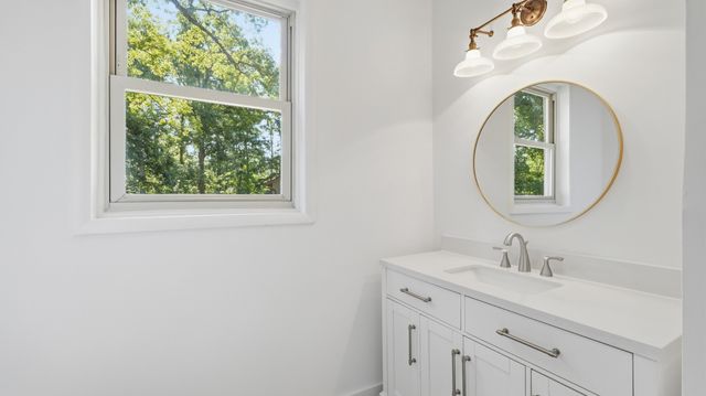 110 Point Cir, Tullahoma, TN 37388