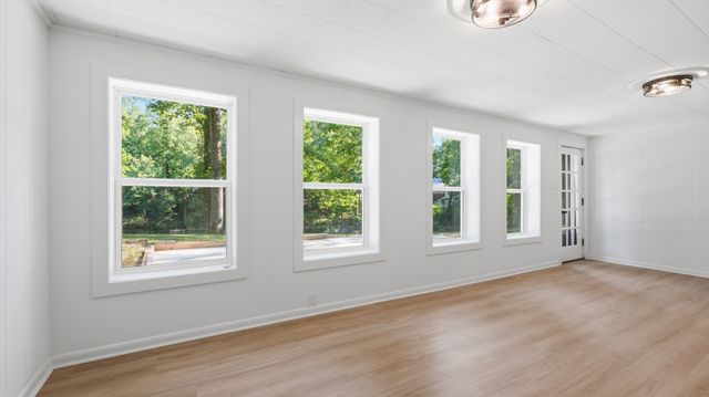 110 Point Cir, Tullahoma, TN 37388