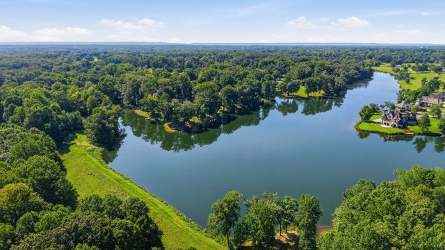 110 Point Cir, Tullahoma, TN 37388