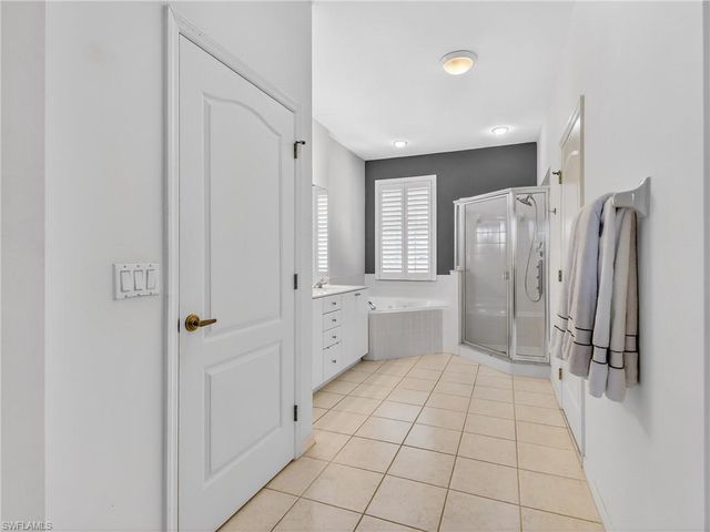 9030 Las Maderas DR 201, Bonita Springs, FL 34135